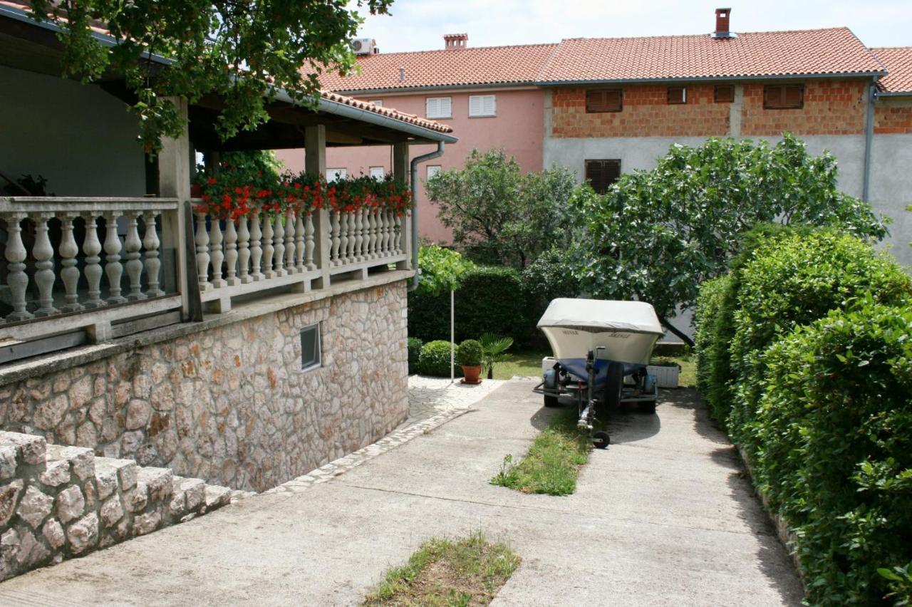 Apartments With A Parking Space Novi Vinodolski - 5529 외부 사진