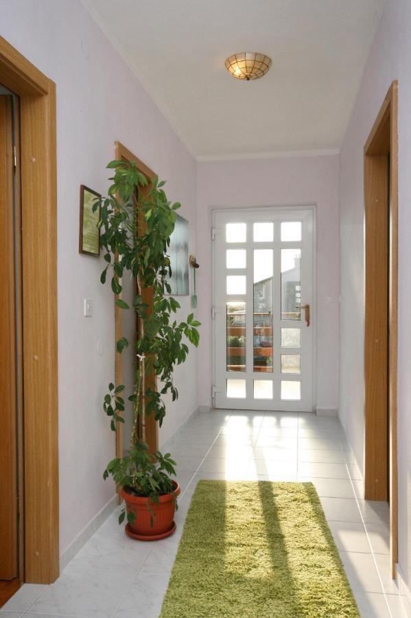Apartments With A Parking Space Novi Vinodolski - 5529 외부 사진