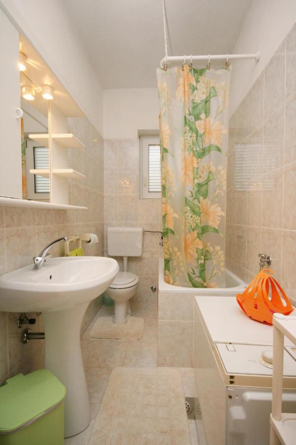 Apartments With A Parking Space Novi Vinodolski - 5529 외부 사진